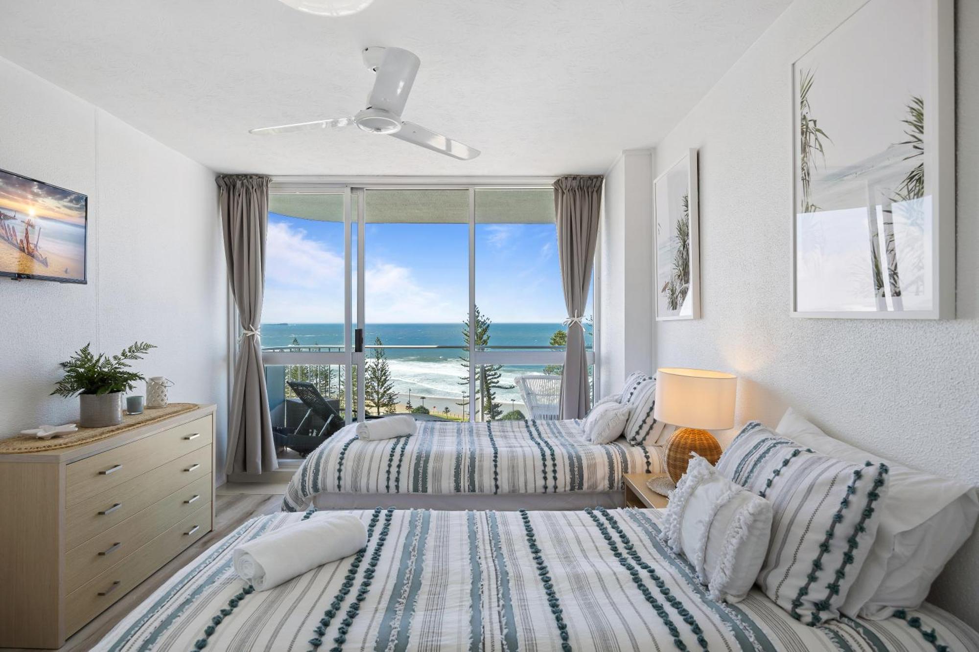 Mandolin Beachfront Resort Alexandra Headland Exterior foto