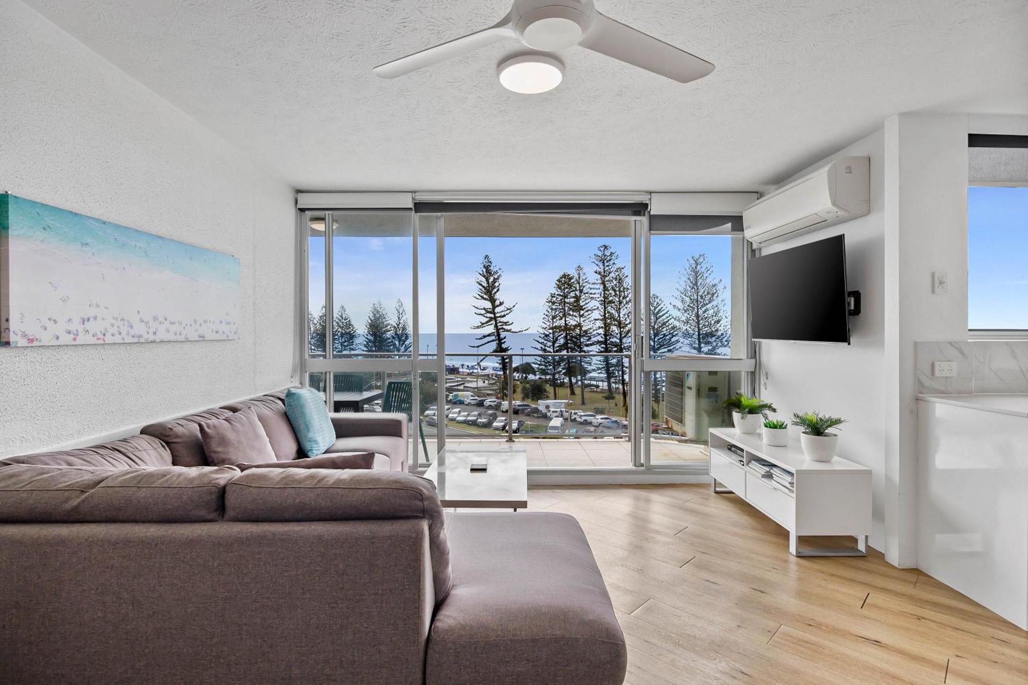 Mandolin Beachfront Resort Alexandra Headland Exterior foto