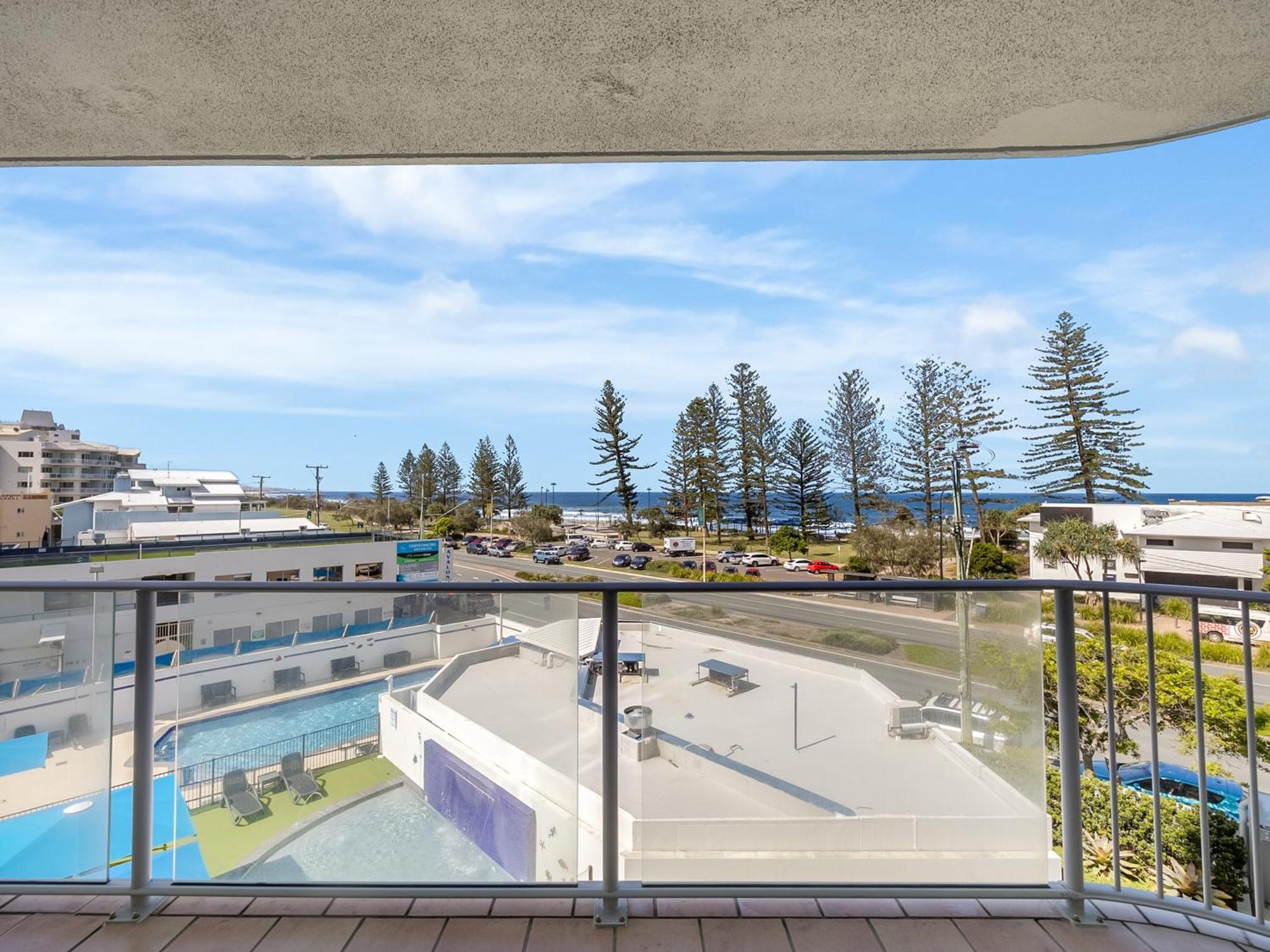 Mandolin Beachfront Resort Alexandra Headland Exterior foto