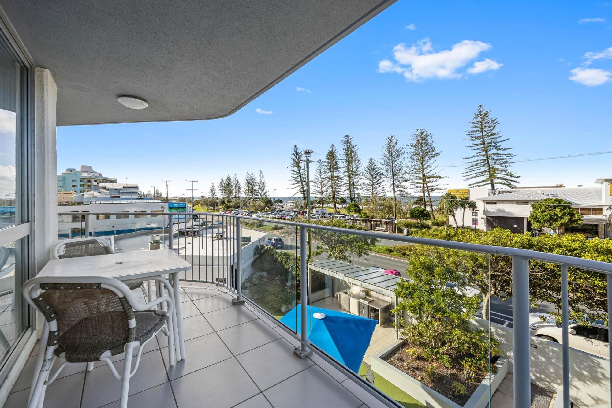 Mandolin Beachfront Resort Alexandra Headland Exterior foto