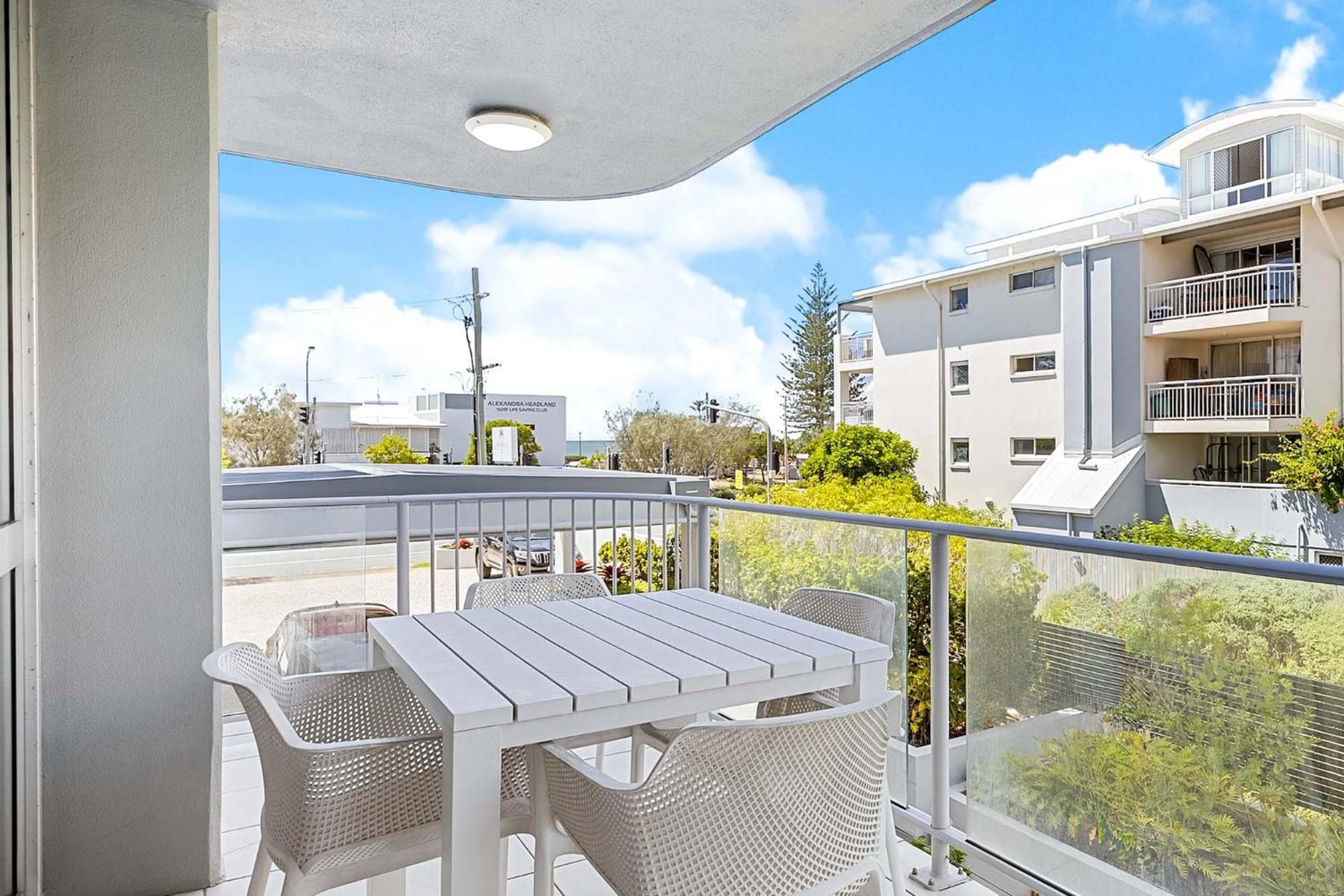 Mandolin Beachfront Resort Alexandra Headland Exterior foto
